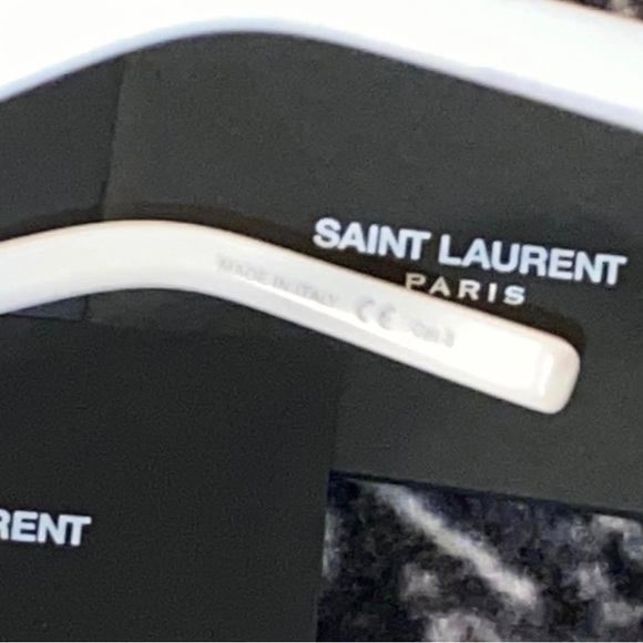 Saint Laurent white cat eye in very good condition, comes with case. - Picture 4 of 4